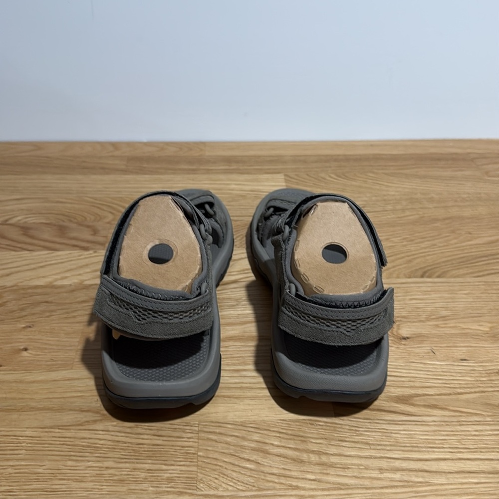 Brand new pair of men’s Teva Hudson size 9 - Picture 3 of 4
